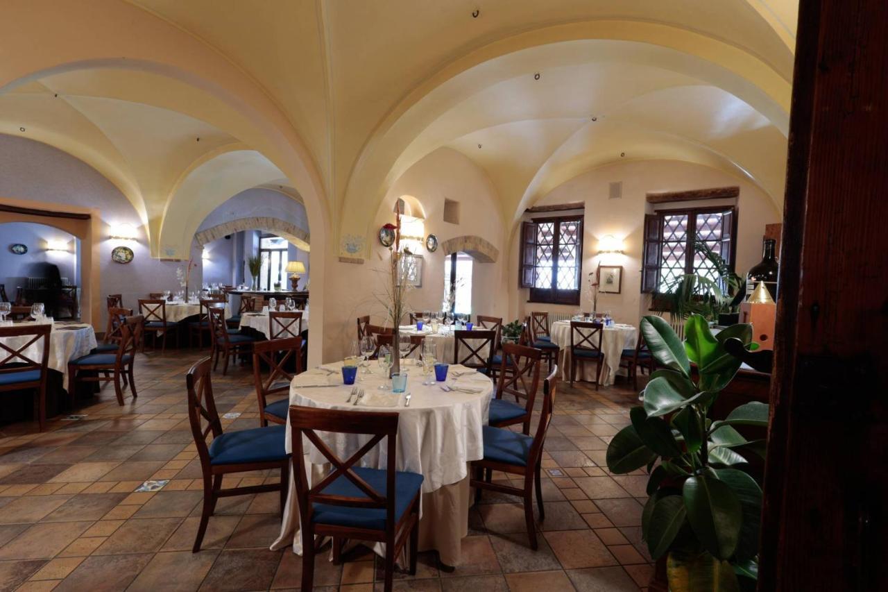 Hotel Corte Dei Tini Teramo Buitenkant foto