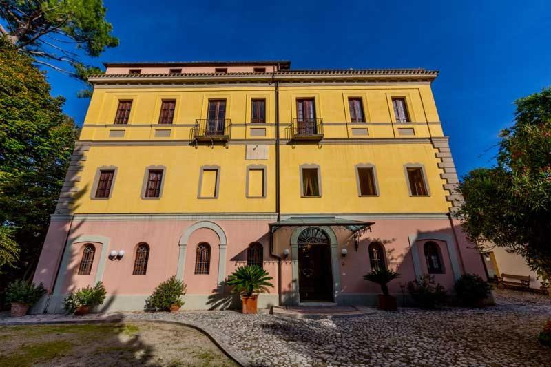 Hotel Corte Dei Tini Teramo Buitenkant foto