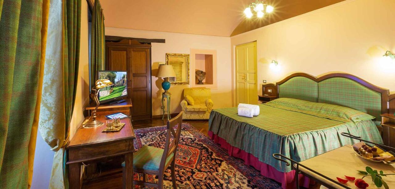 Hotel Corte Dei Tini Teramo Buitenkant foto