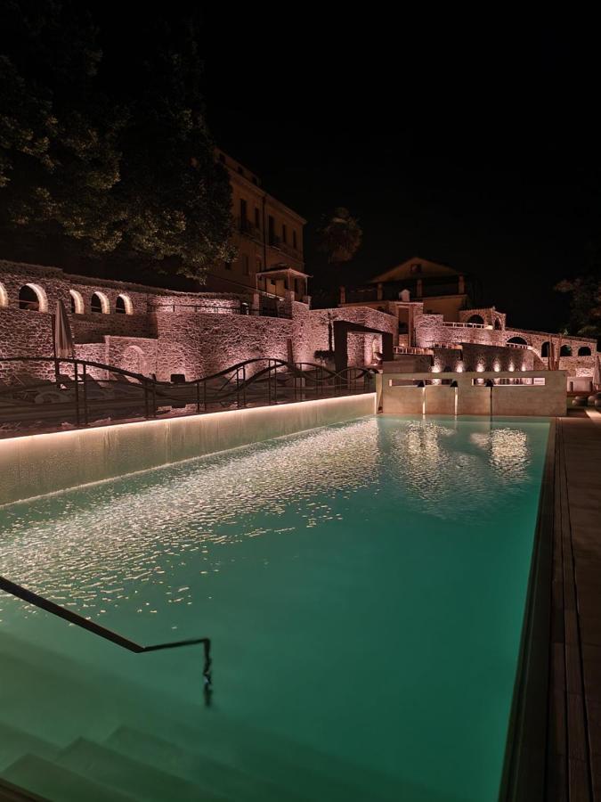 Hotel Corte Dei Tini Teramo Buitenkant foto